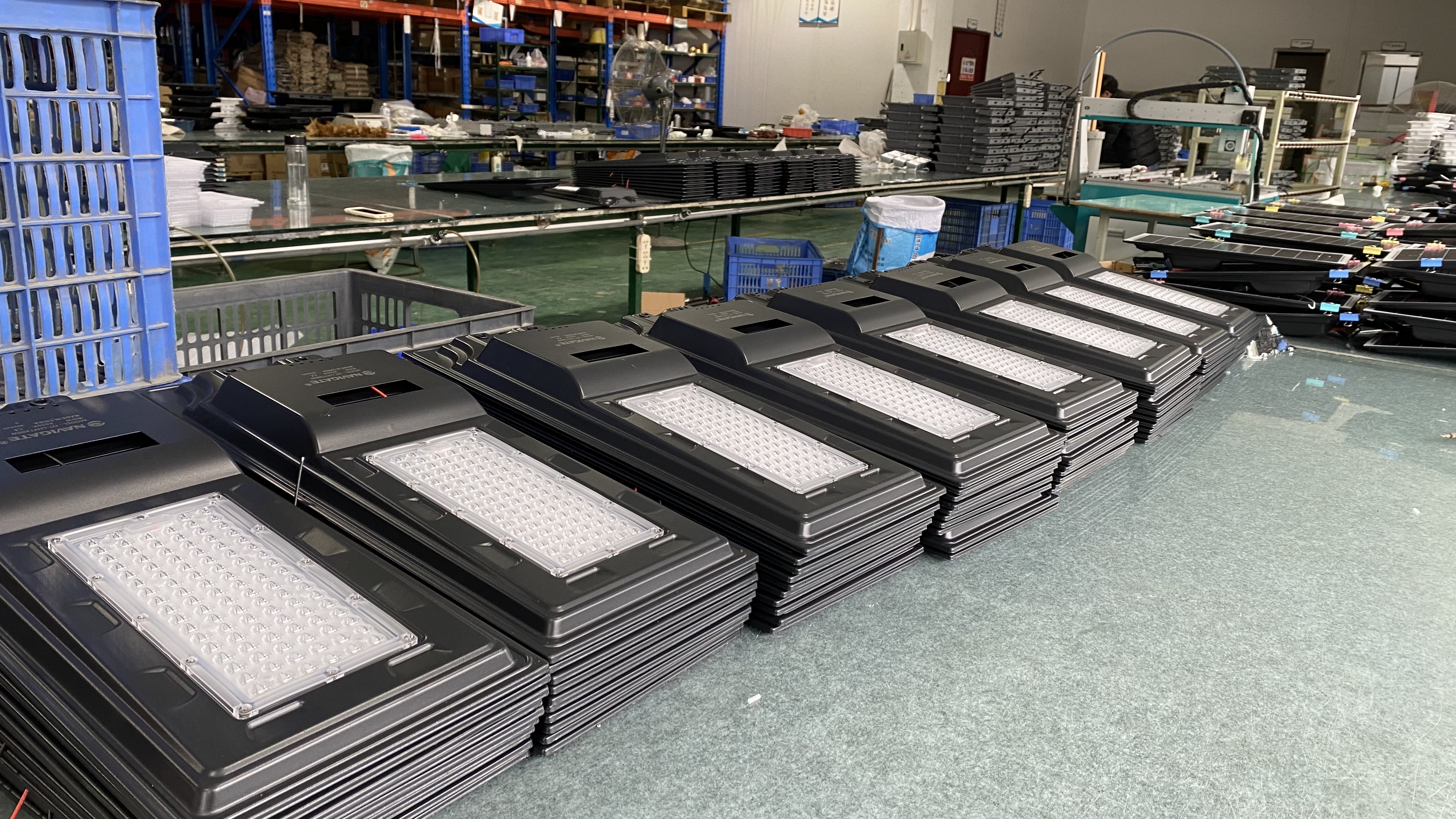 太陽(yáng)能一體化路燈-方盒(圖6)